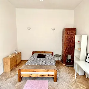 Bedroom Near The Bus And Train Station , Краков Польша